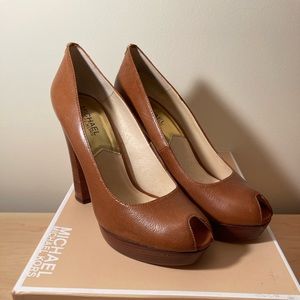 MICHAEL Michael Kors Lesly Pumps -Cognac Leather Size 8M
